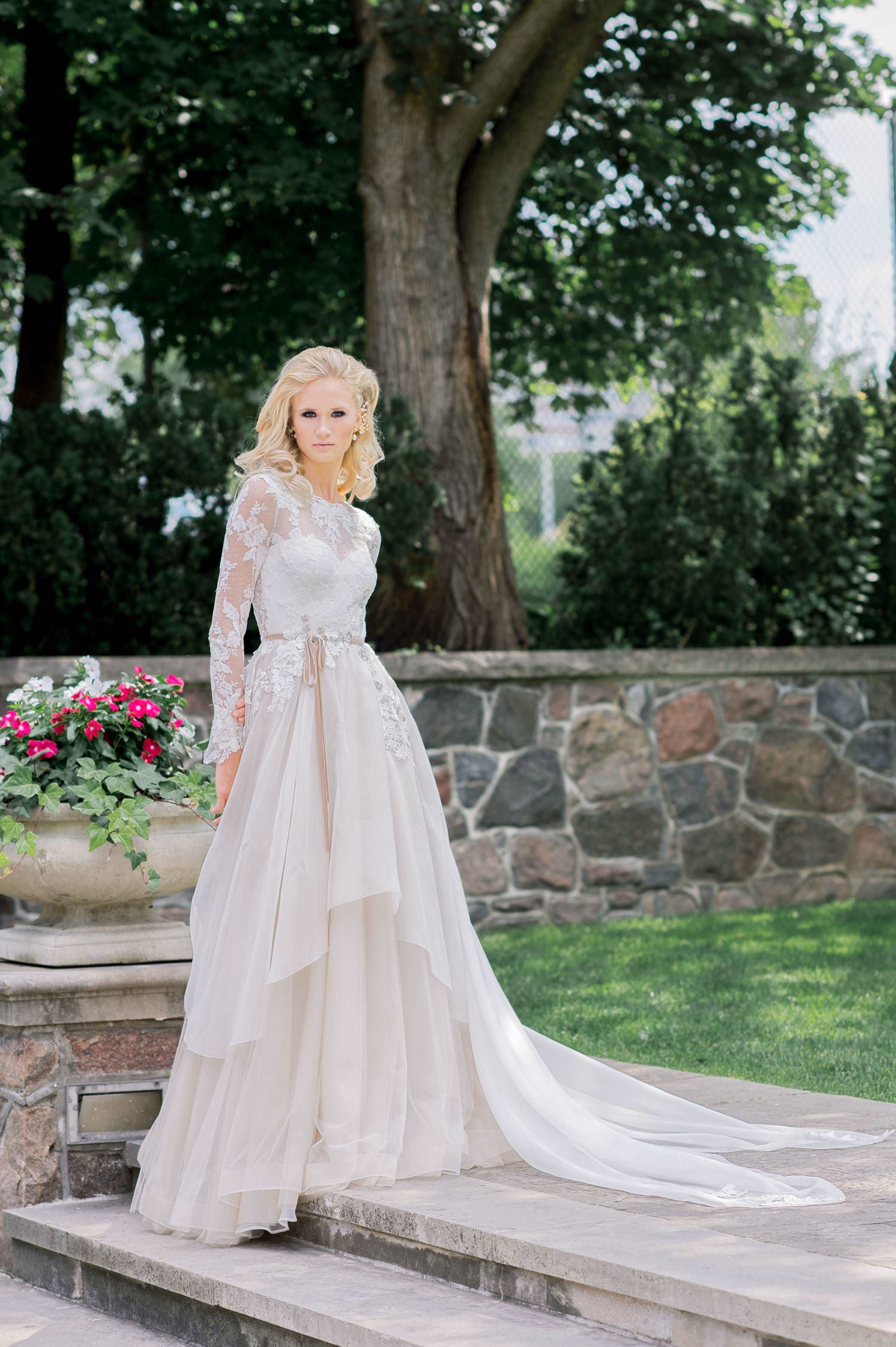 LOVE BLOOMS Colorful Bridal Collection – Catherine Langlois